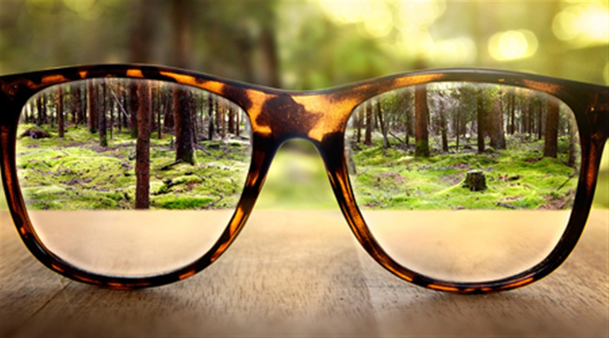 عدسی عینک افراد نزدیک بین چیست - مرکز بینایی سنجی نور